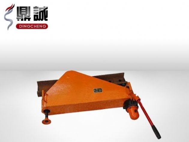 點擊查看詳細信息<br>標題：垂直液壓彎軌機 閱讀次數(shù)：4393