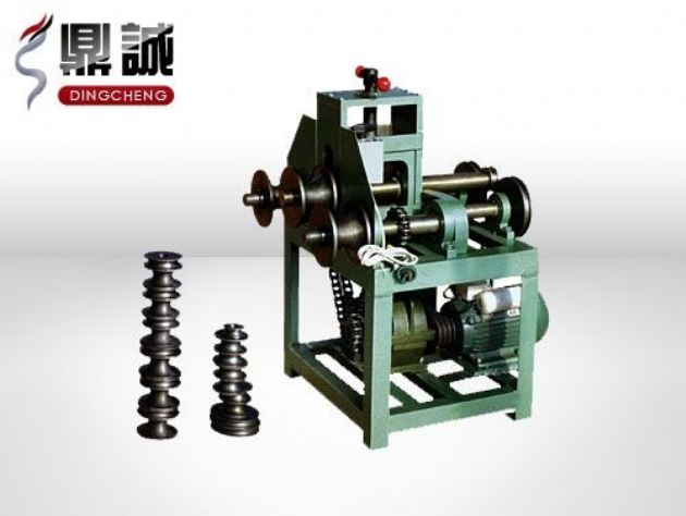點擊查看詳細信息<br>標題：立式多功能滾動式彎管機 閱讀次數(shù)：4956
